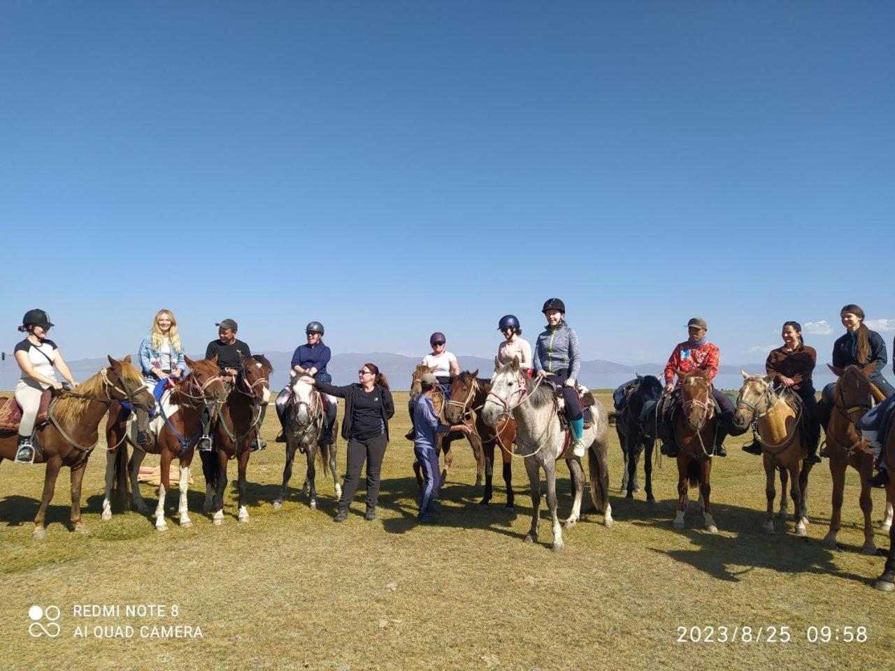 Готель Zalkar Yurt Camp Song-Kul Екстер'єр фото