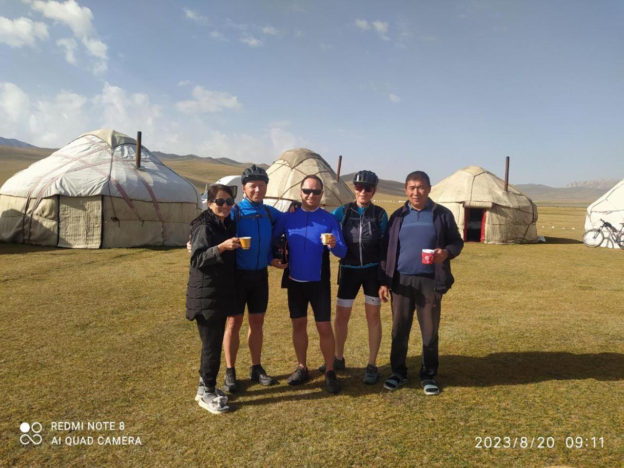 Готель Zalkar Yurt Camp Song-Kul Екстер'єр фото