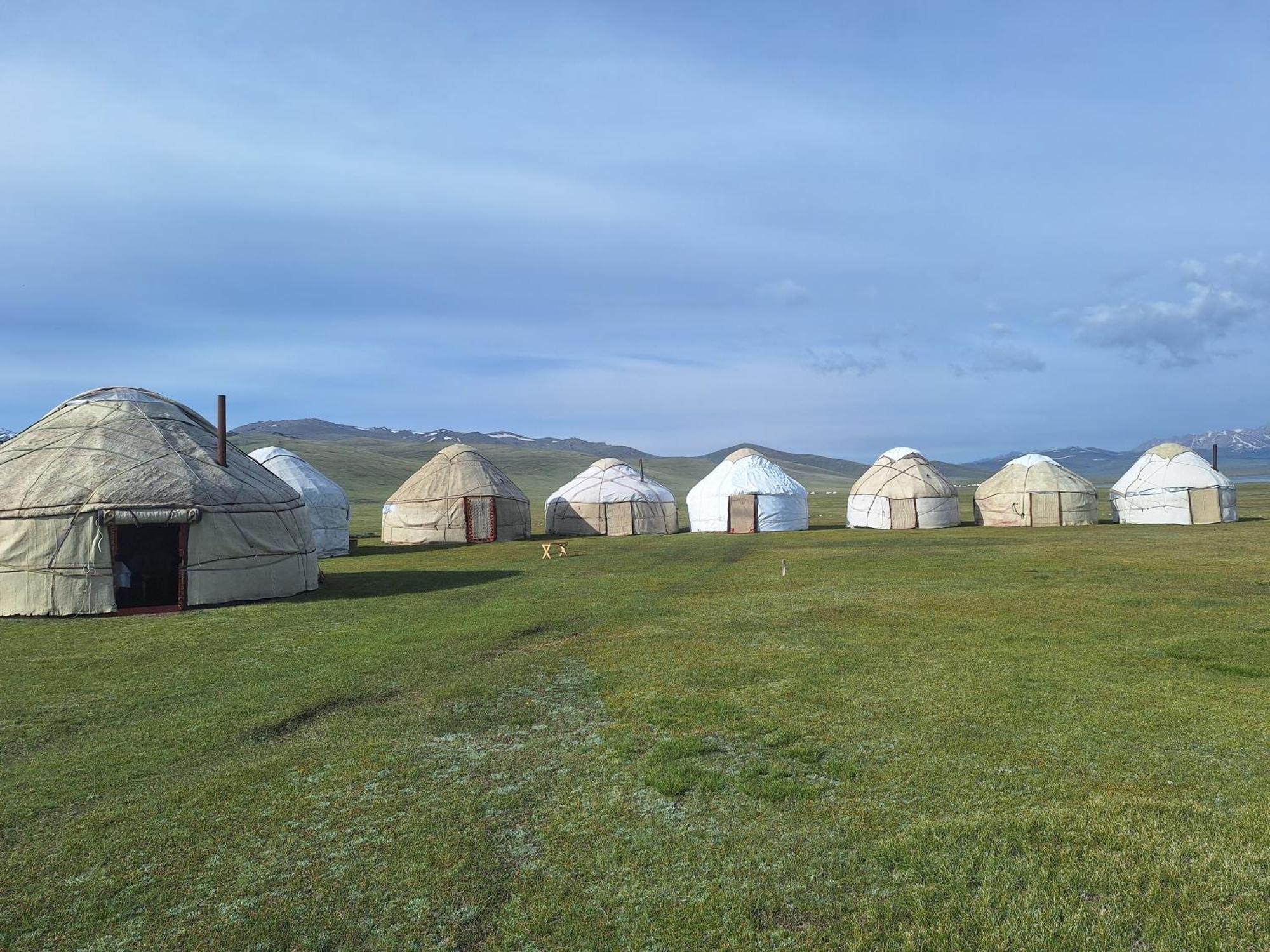 Готель Zalkar Yurt Camp Song-Kul Екстер'єр фото
