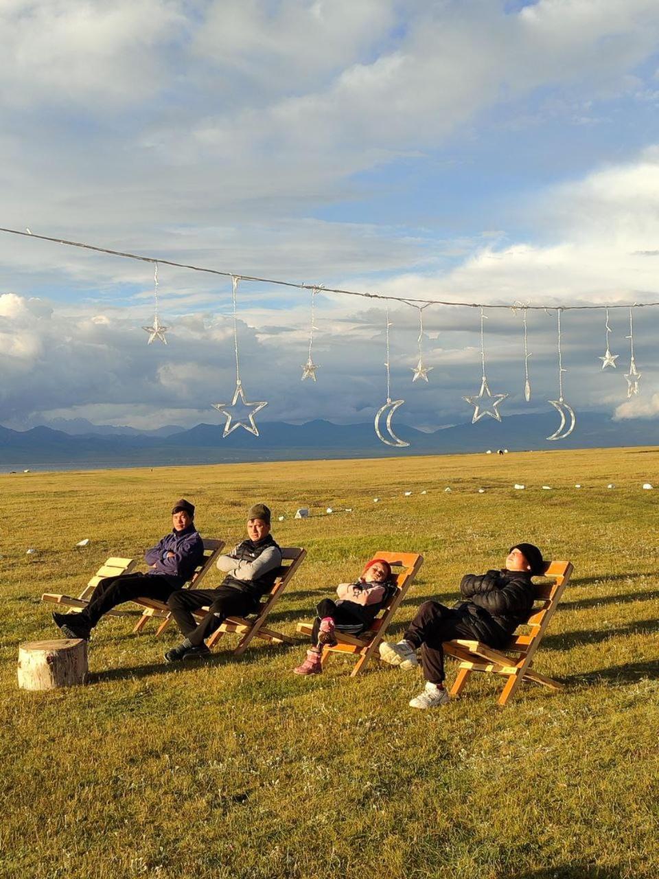 Готель Zalkar Yurt Camp Song-Kul Екстер'єр фото