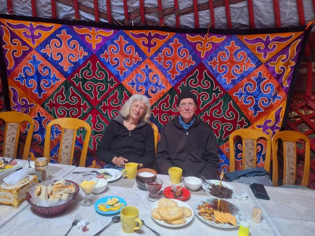 Готель Zalkar Yurt Camp Song-Kul Екстер'єр фото