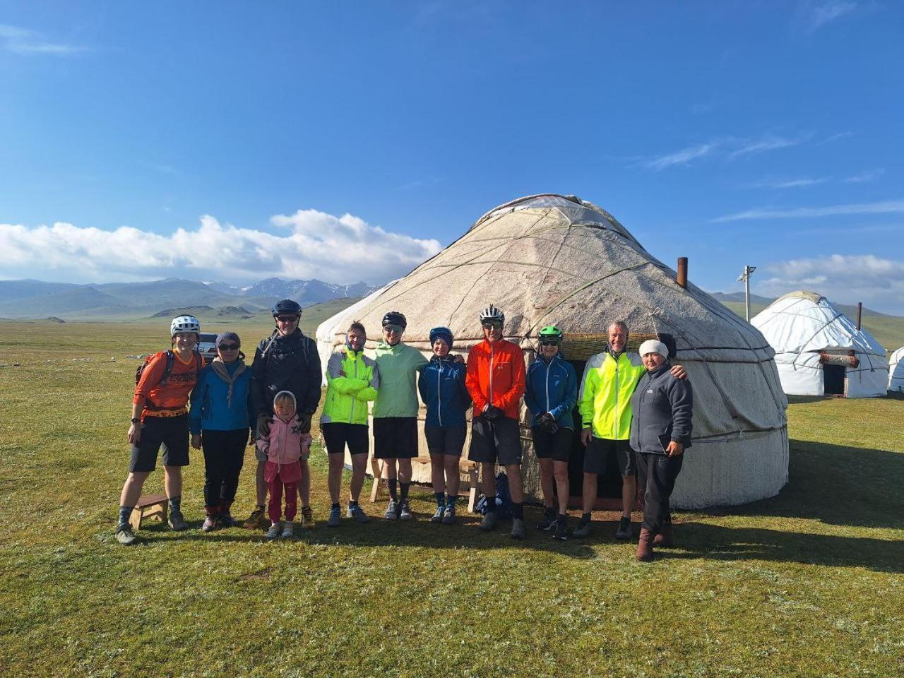 Готель Zalkar Yurt Camp Song-Kul Екстер'єр фото