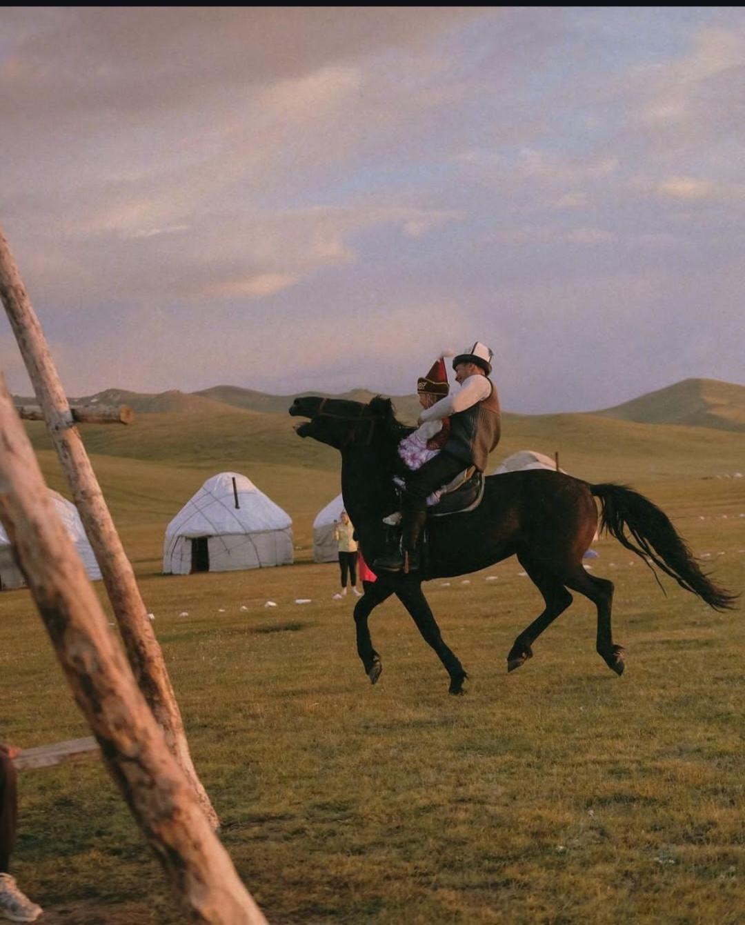 Готель Zalkar Yurt Camp Song-Kul Екстер'єр фото