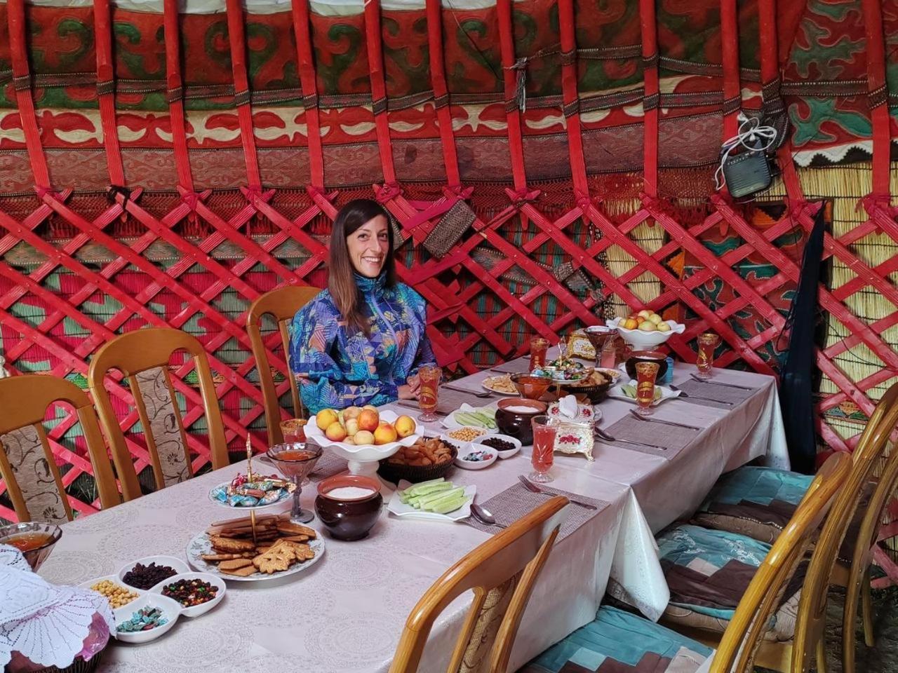 Готель Zalkar Yurt Camp Song-Kul Екстер'єр фото