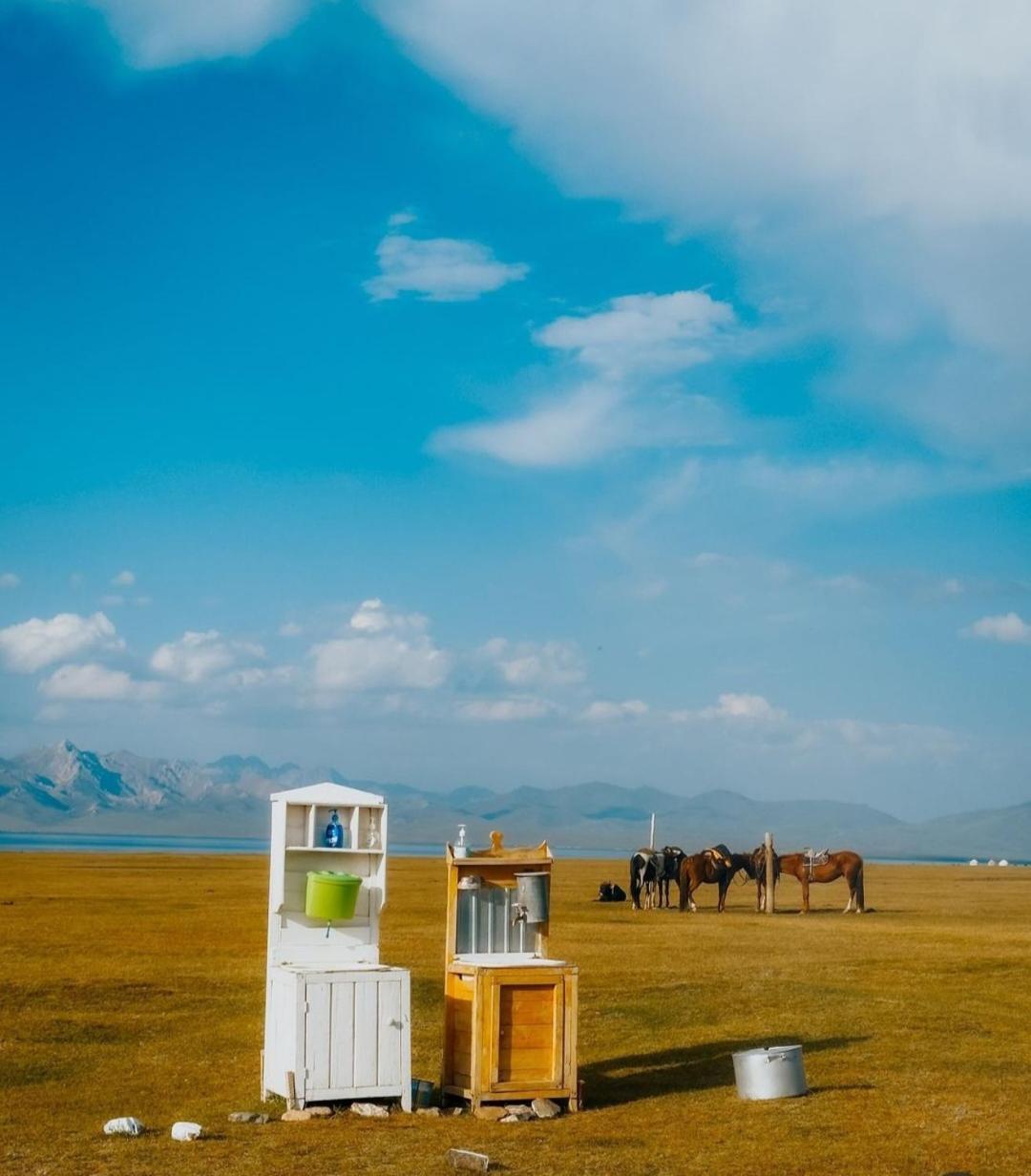 Готель Zalkar Yurt Camp Song-Kul Екстер'єр фото